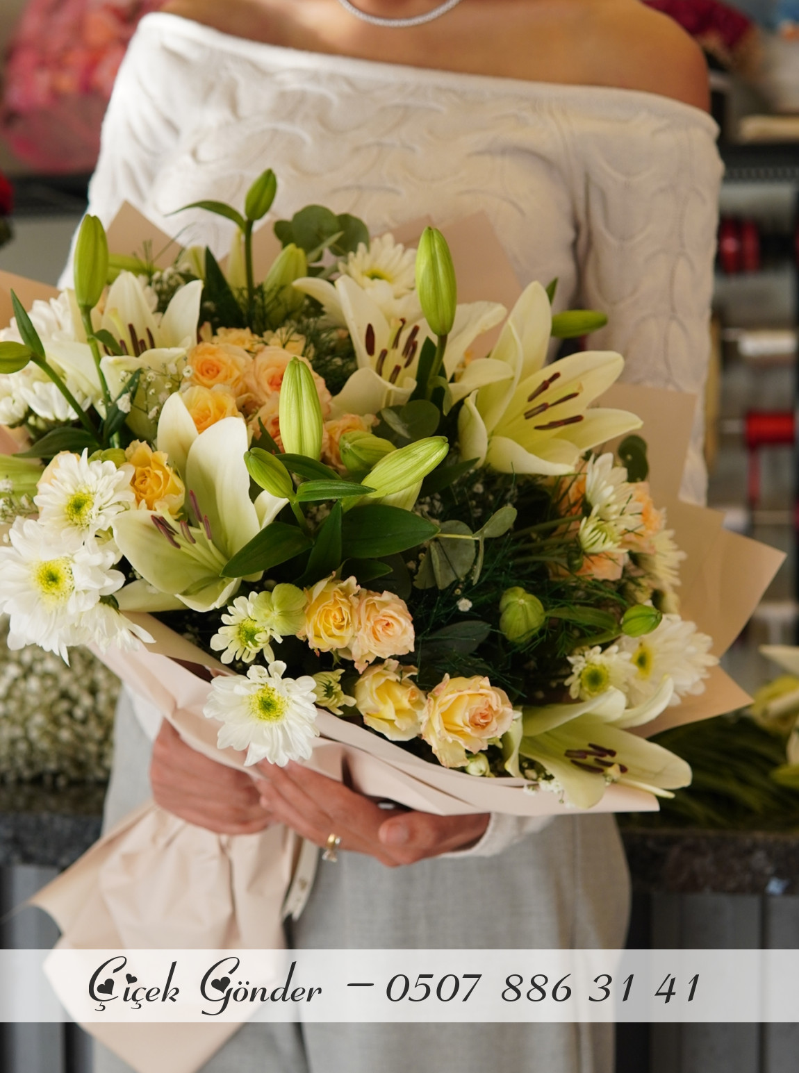 Kazablanka Ve Pembe Gül Buketi