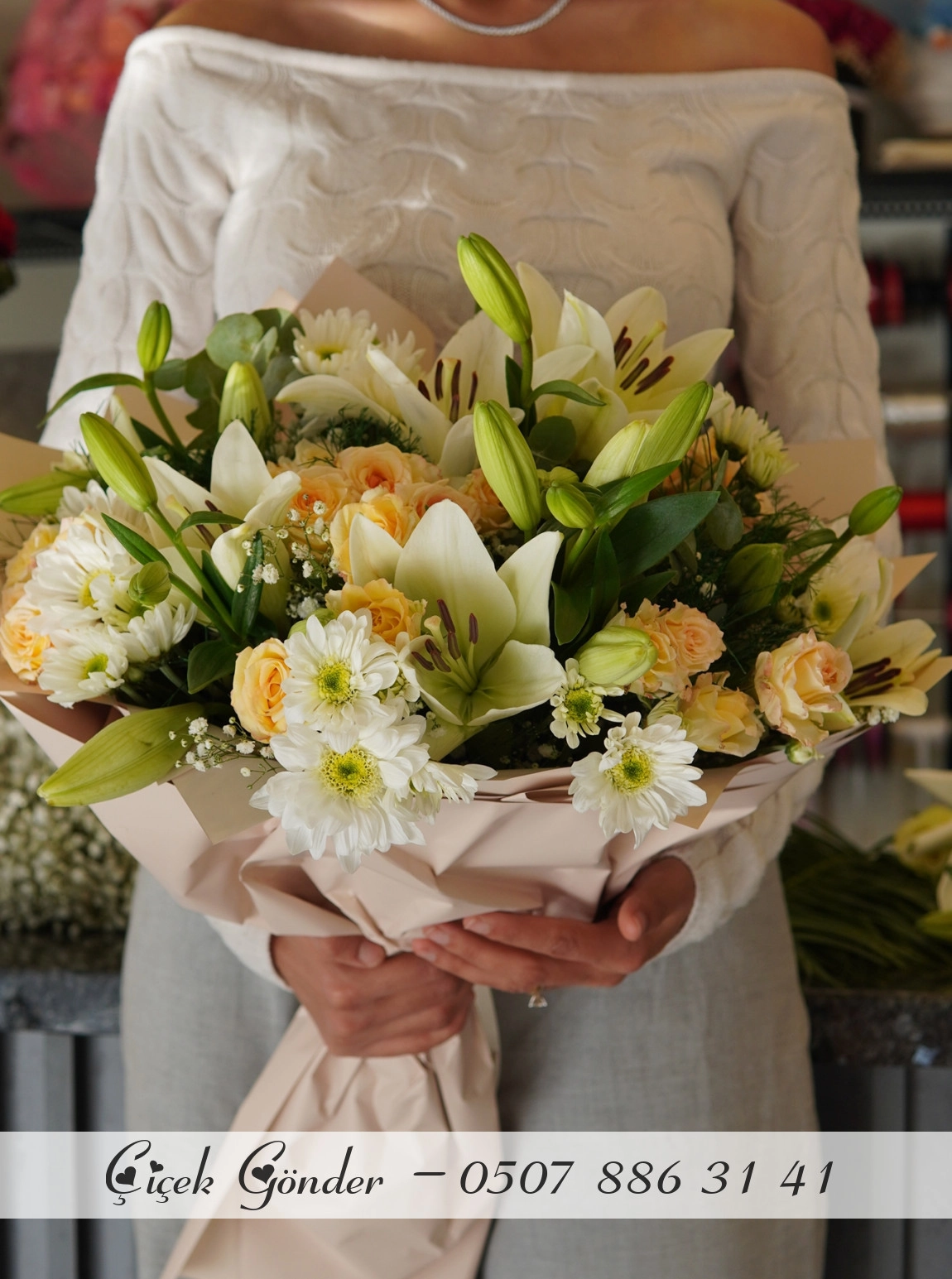 Kazablanka Ve Pembe Gül Buketi