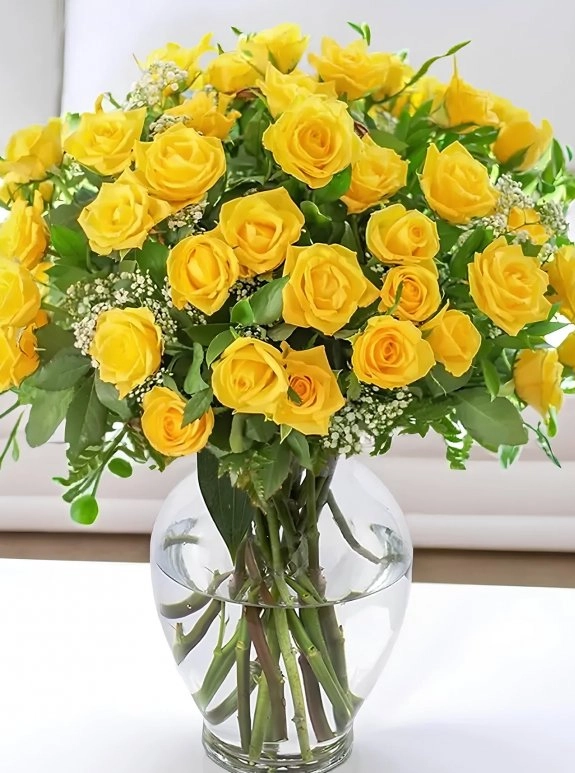 Vazoda 40 Tane Sarı Gül