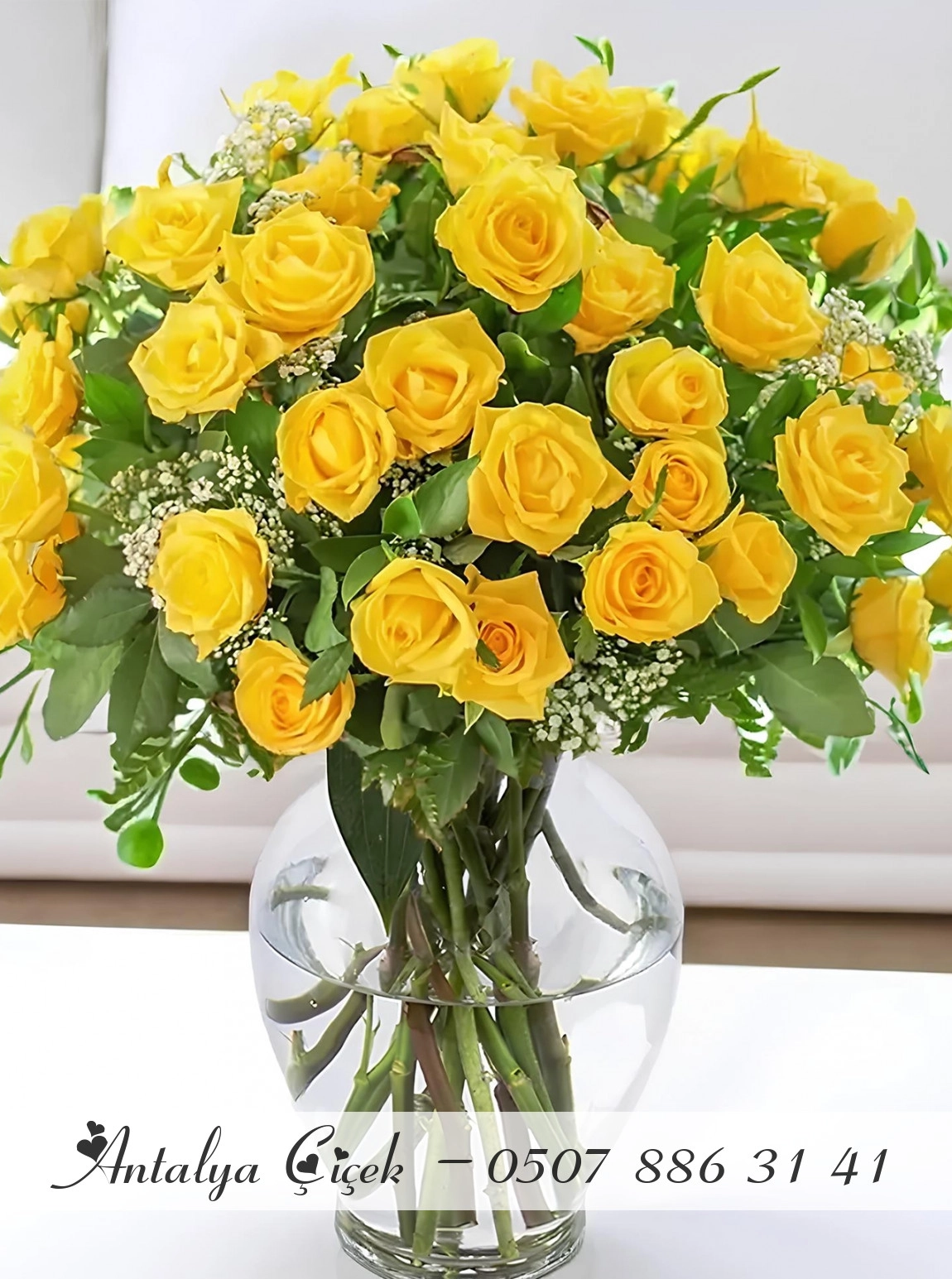 Vazoda 40 Tane Sarı Gül